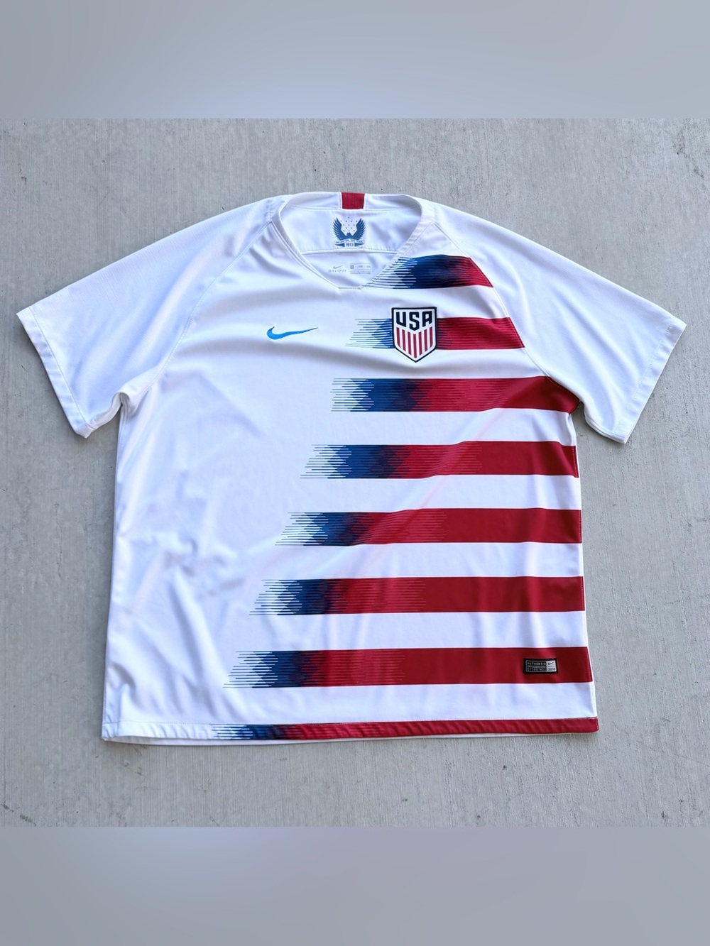 Nike USA 2018 Home Soccer Jersey Men Size 2XL White Gradient Stripe